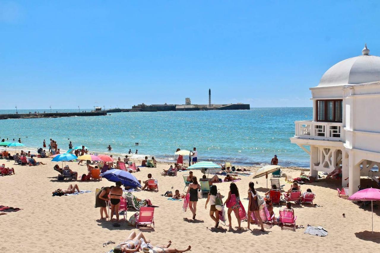 Patio Junto A La Playa * Cadiz